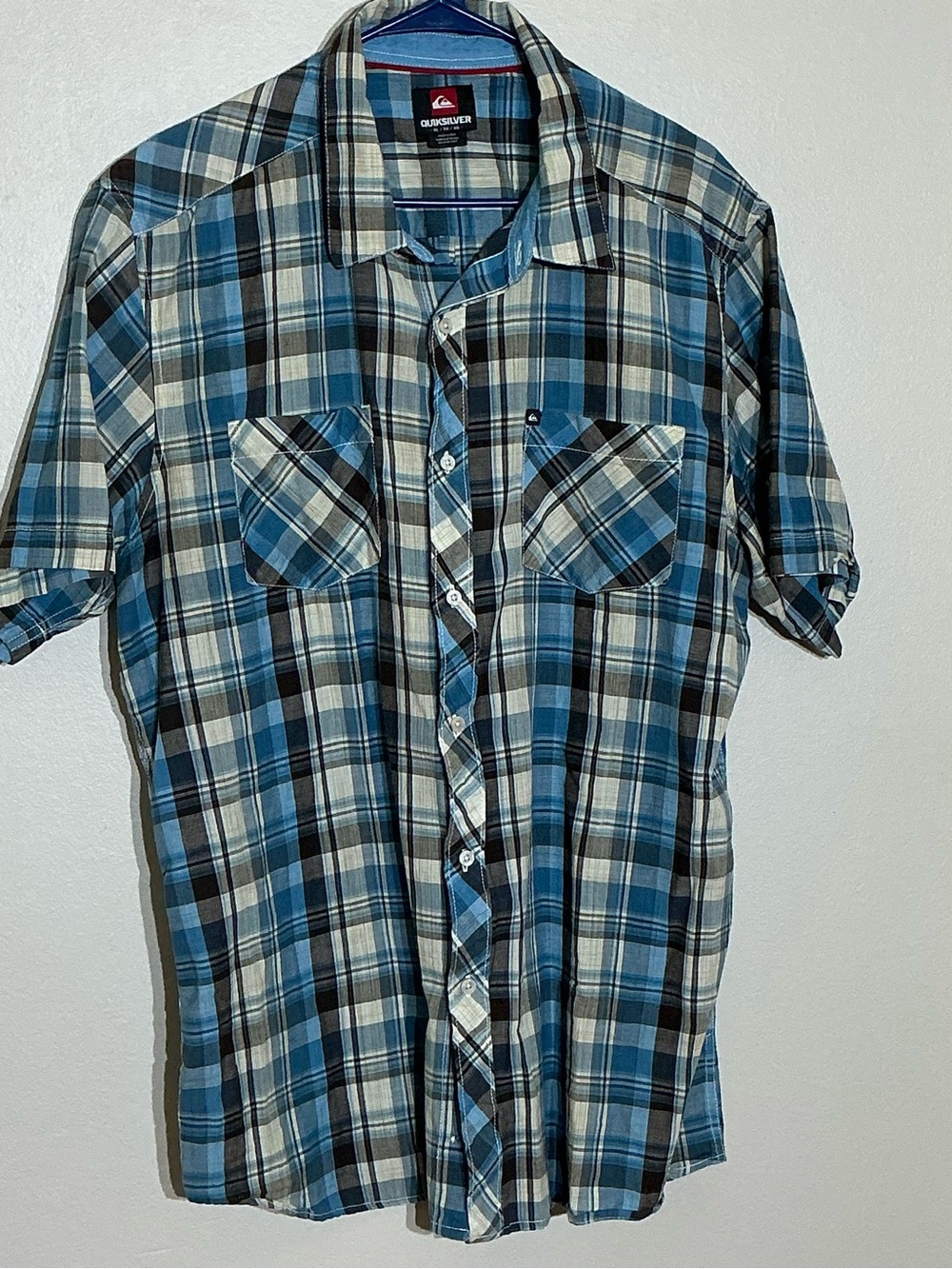 Quiksilver XL Men's Blue and White Plaid Short-Sleeve Button-Down Shirt